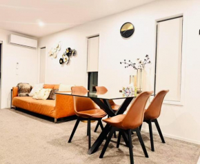 Elite Escape-Luxury Townhouse City Center, CHC